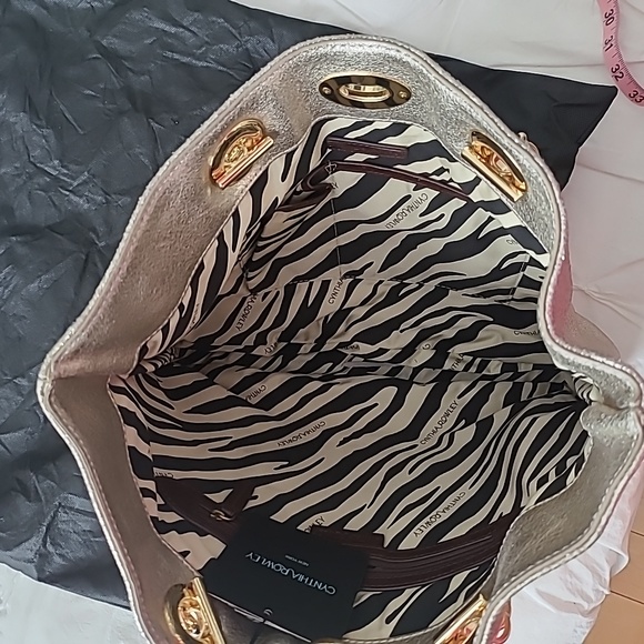 Cynthia Rowley Gold Shoulder Bag - Picture 7 of 8